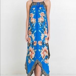 Jealous Tomatoe handkerchief style maki flowy dress! Size small!